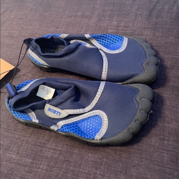 Norty boys water shoes - Picture 2 of 3